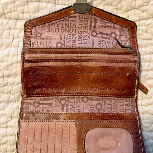 Fossil Tan Leather Wallet with Metal Clasp - Picture 4 of 9